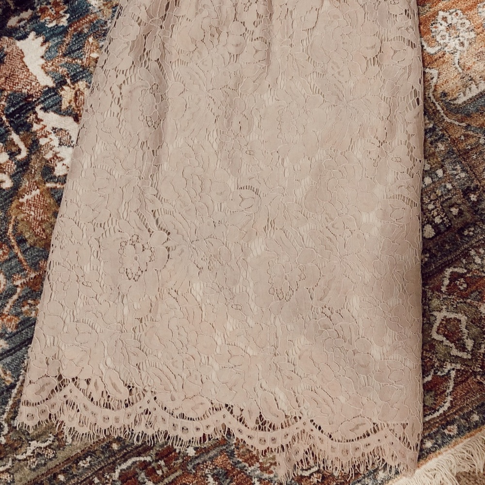 High wasted lace skirt